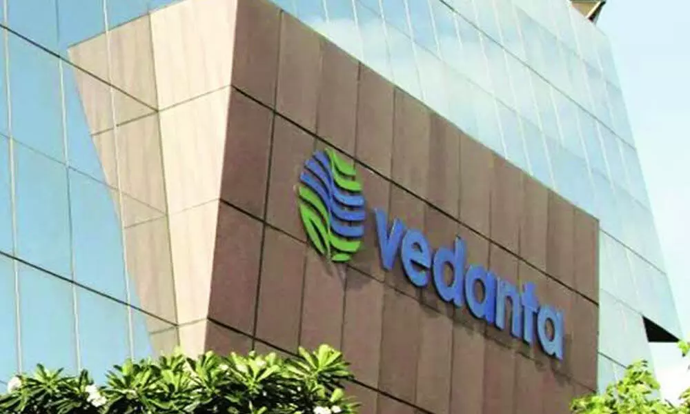 Moodys lowers Vedanta Resourcesrating