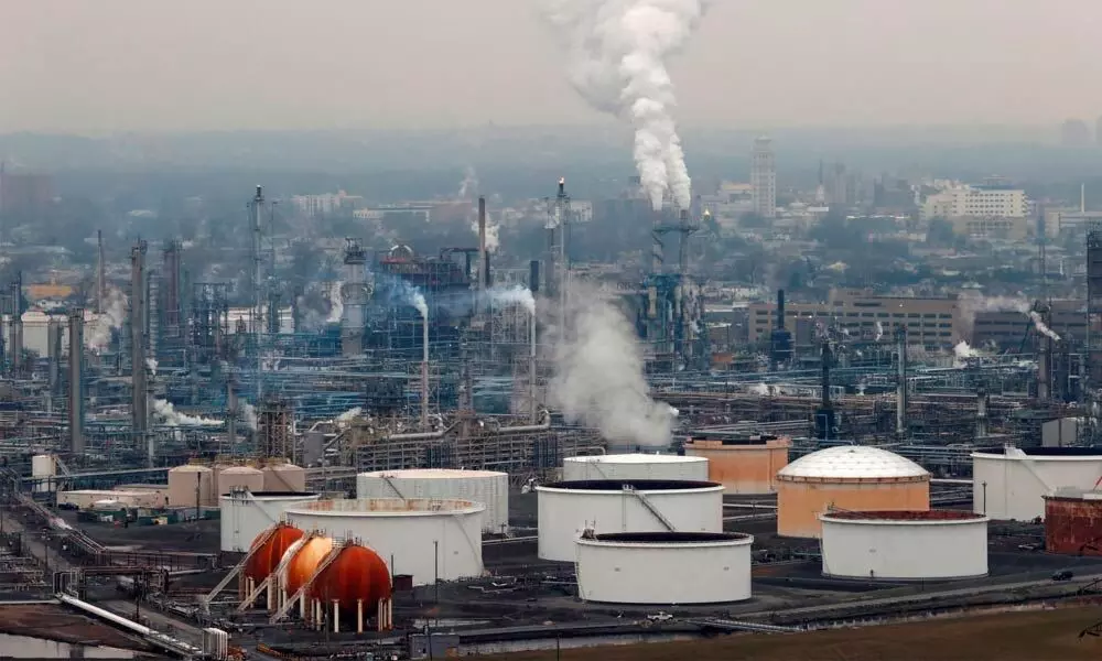 Oil refineries on full steam as demand for fuels rises Oil refineries on full steam as demand for fuels rises
