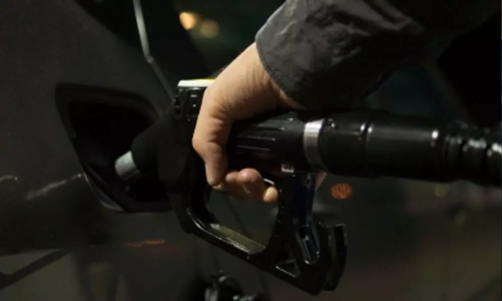Petrol, diesel prices hold for 12 days even as crude rises over $52/b