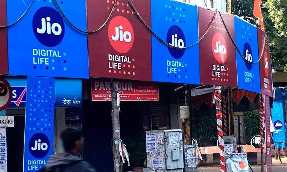 Jio rolls out buy one get one, offers unlimited data, voice calls