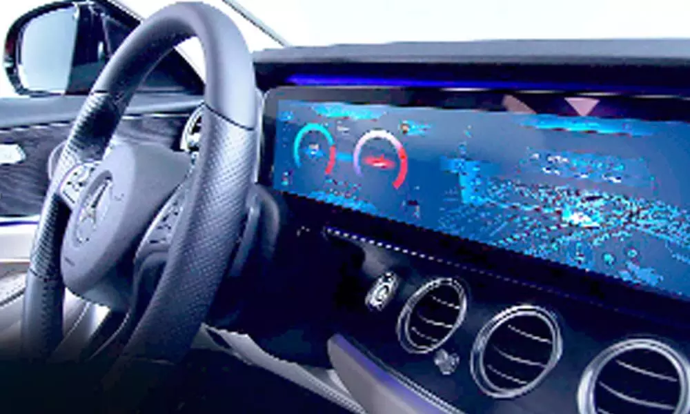 Mercedes-Benzs huge in-car display to enthrall users