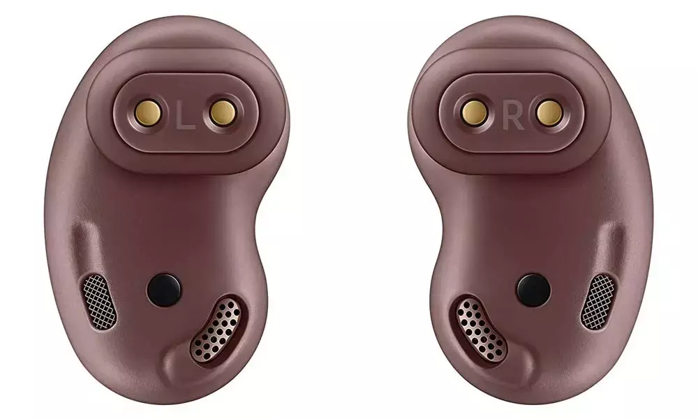 Samsung earphones updated to control ambient noise