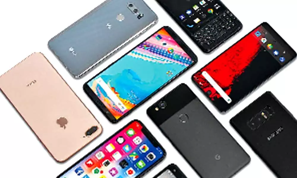 Smartphone market hit due to lockdowns