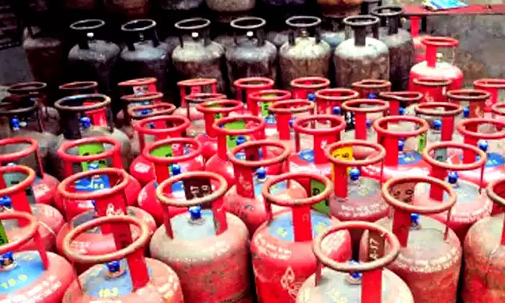 Rising edible oil, LPG prices hurts household budget