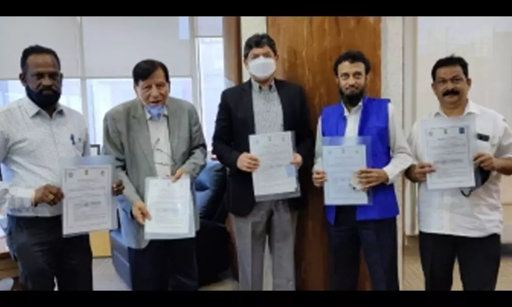 Govt-NUSI ink MoUs for Rs 225 Cr benefits to seafarers