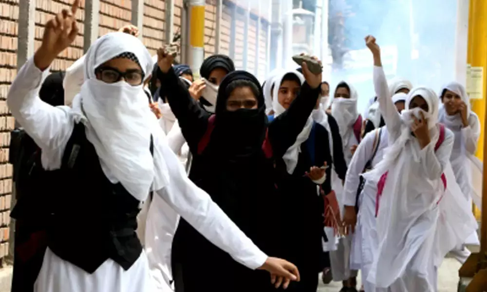 Admitting Kashmiri students in Pakistan colleges part of radicalization plan