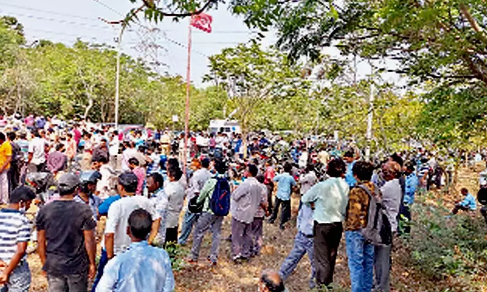 RINL staff firm on indefinite stir against privatisation