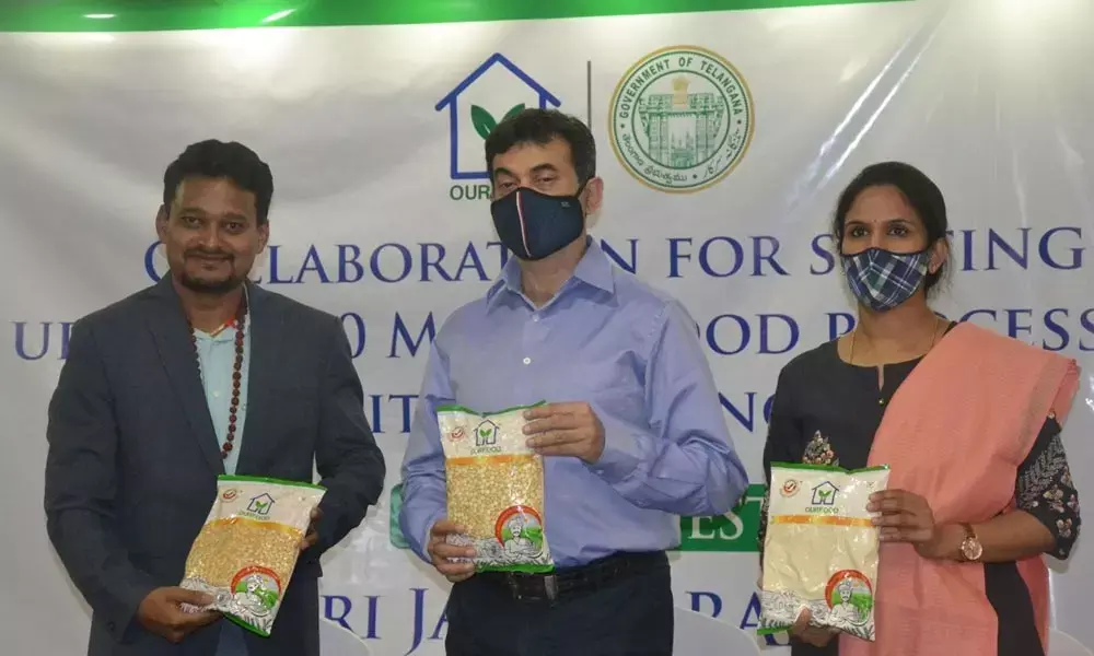 Bala Reddy, CEO, Our Food along with Jayesh Ranjan, Principal Secretary, IT and Industries and Sushma Dharm Soodh, Director, Food Process Industry, Govt of Telangana, launching Our Food products in Hyderabad