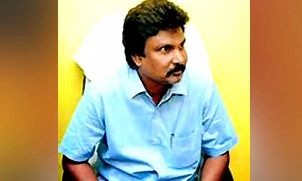 Cong leader Jarkiholi demands Shivakumar resignation