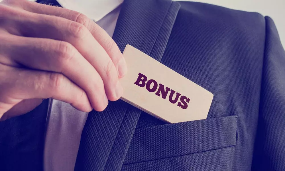 How CEOs getting millions in bonuses just to stay put How CEOs getting millions in bonuses just to stay put