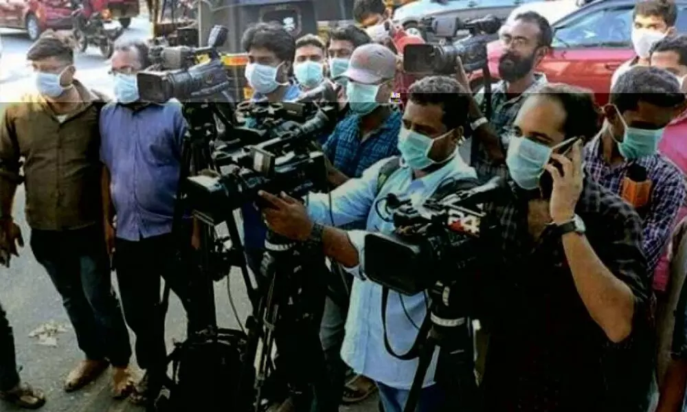 Journos to get frontline workers status in TN Journos to get frontline workers status in TN