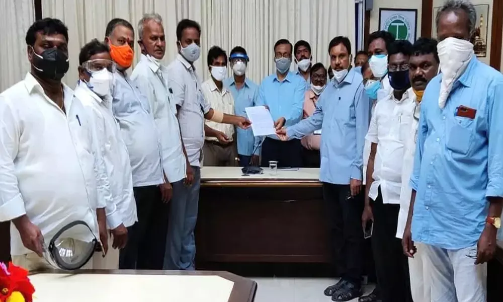 RINL trade unions defer strike