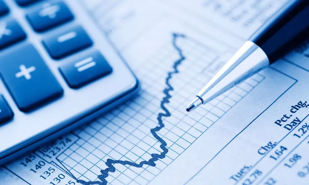 MFs invest ₹ 5,526 cr in equities in April MFs invest ₹ 5,526 cr in equities in April