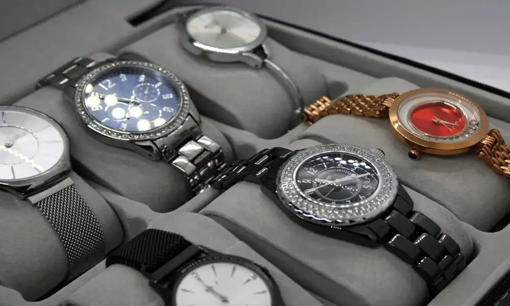 The growing consumer preference for high-quality, premium watches, on account of watches being perceived as status symbols, is the major driving factor for the luxury watches market. Consumers are interested in using quality products made with extremely advanced production technologies, materials, and methods