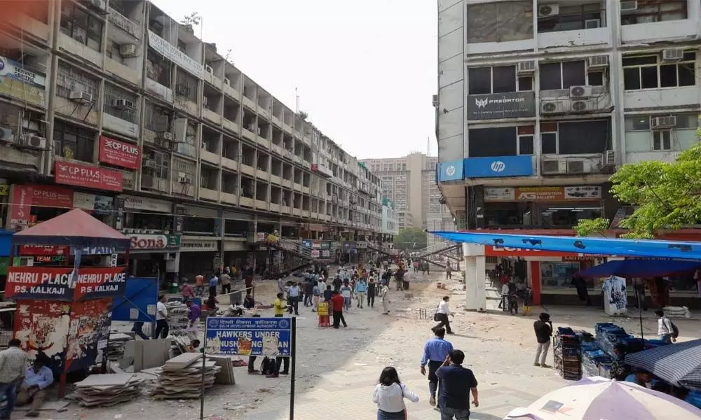 Delhi mkt remains bleak on sluggish footfalls Delhi mkt remains bleak on sluggish footfalls