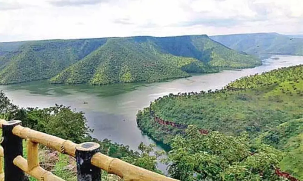 Telugu States indulge in no-holds barred attack