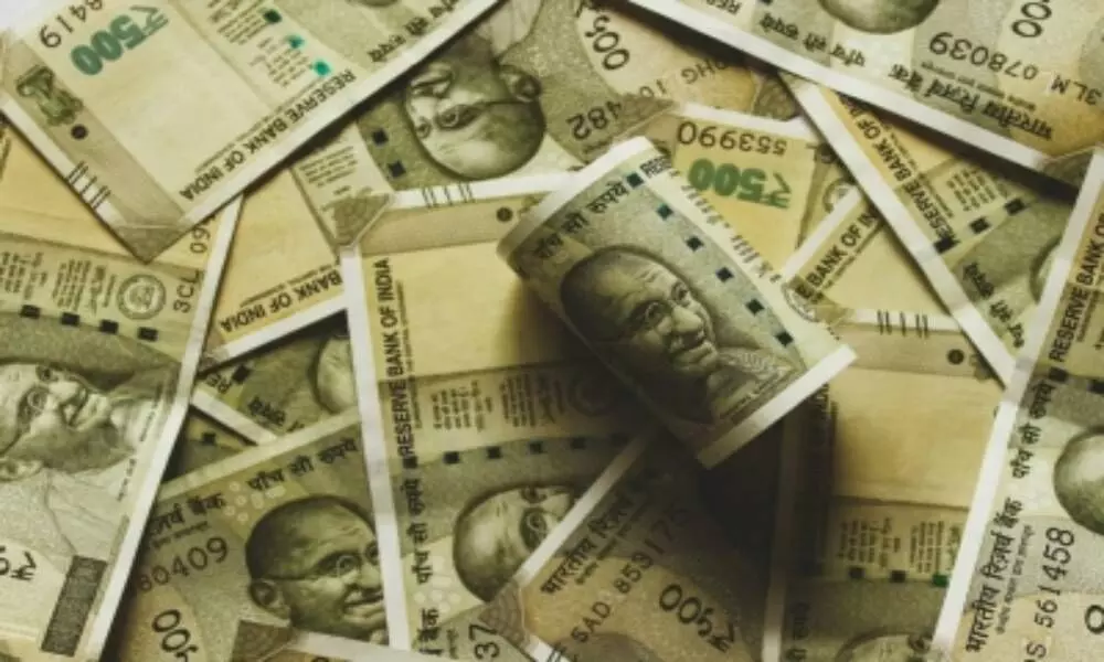 Rupee weakens further amid strong dollar, rising oil prices
