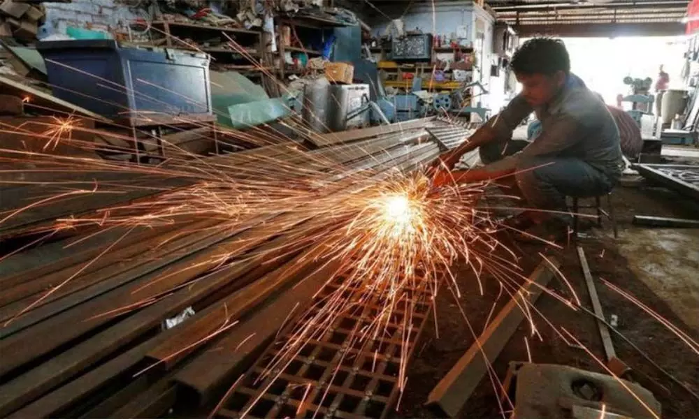 Uncertainty pulls mfg PMI below 50 mark