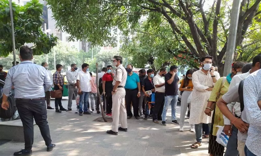 Rush hour back at Delhi Metro amid Covid 3.0 fears