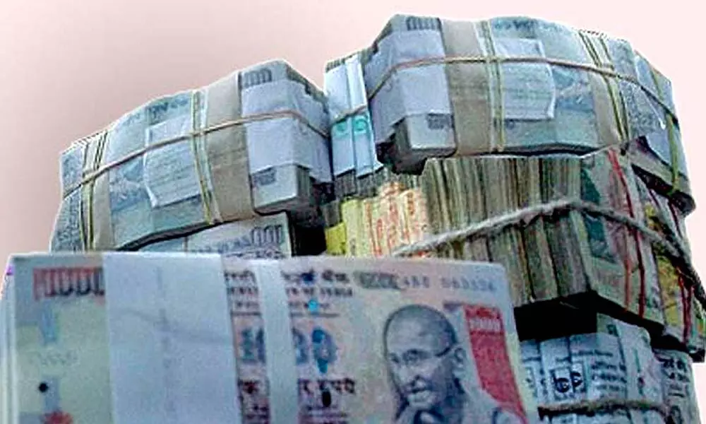 India sits on Rs.1 trn unclaimed money!
