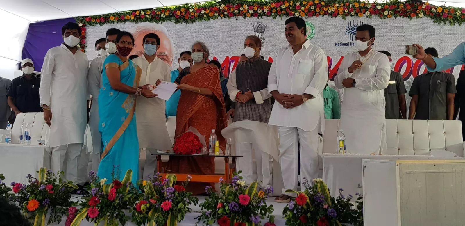 FinMin for textile cluster to promote Ponduru Khadi