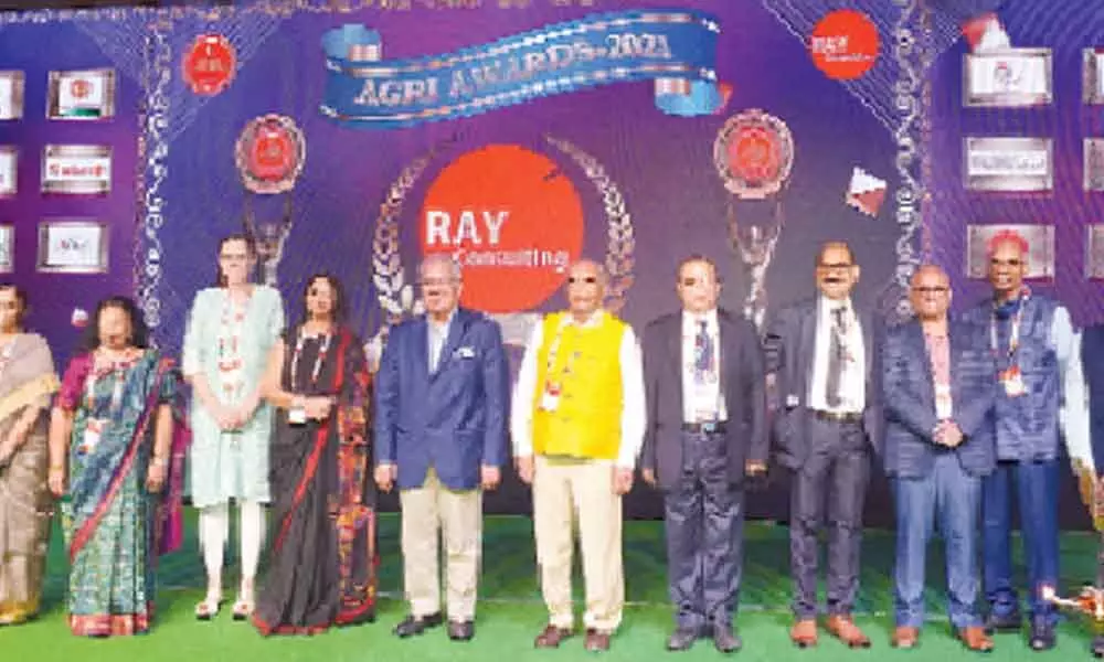 IFFCO chief gets lifetime award