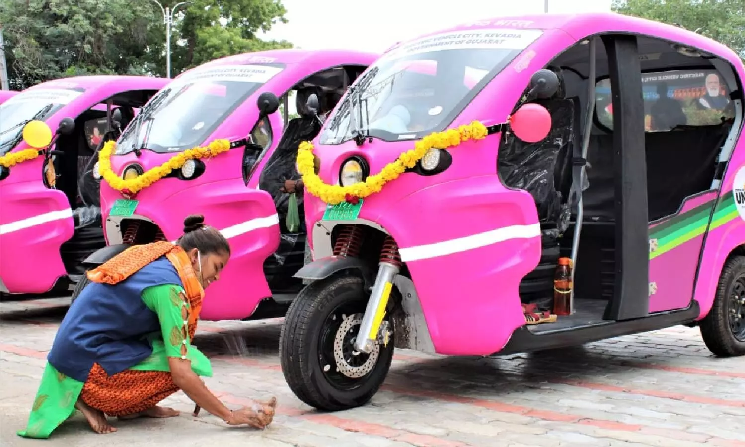ETO deploys Electric 3-wheelers driven by women in Kevadia