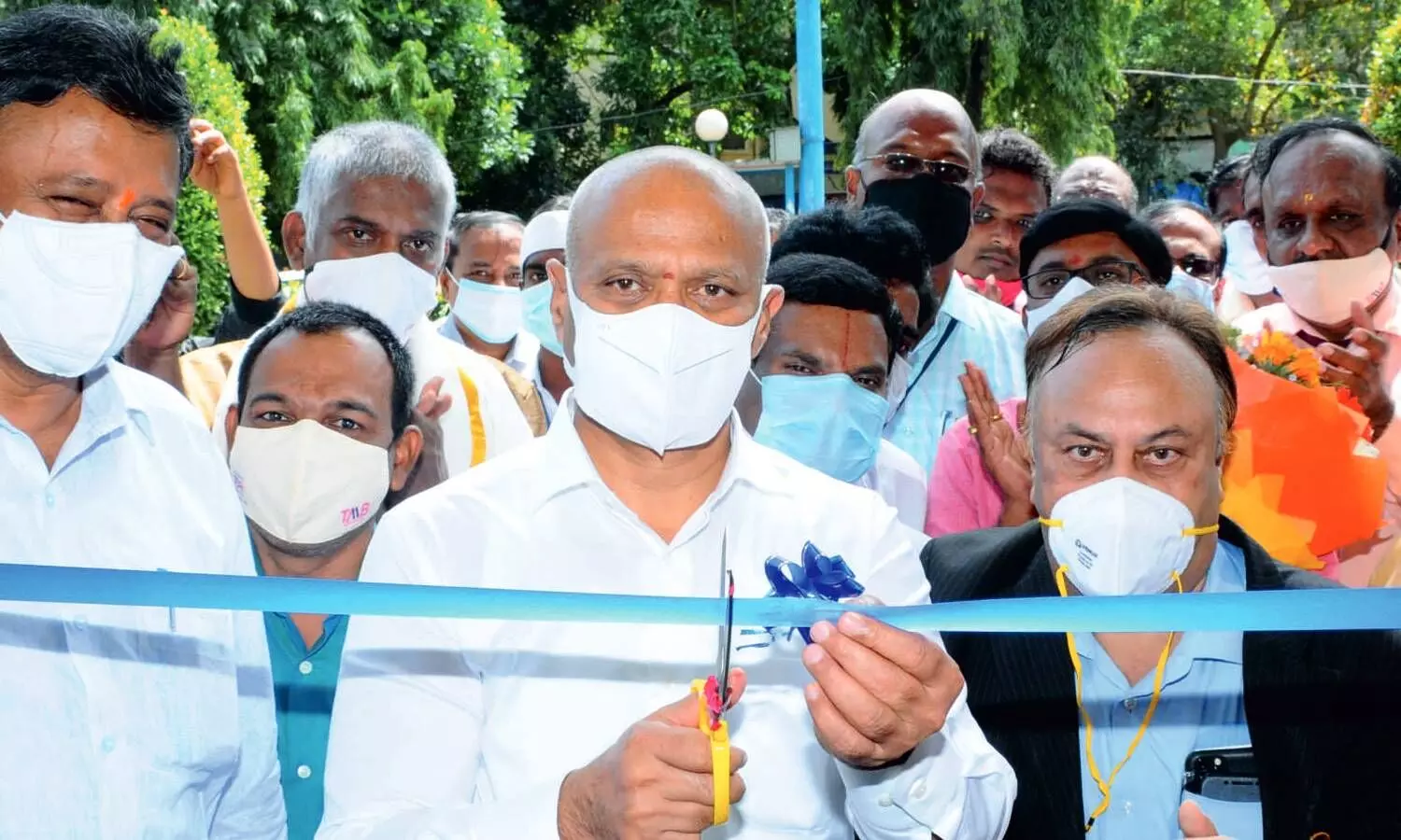 Tamilnad mercantile bank unveils e-lobby at Tirumala