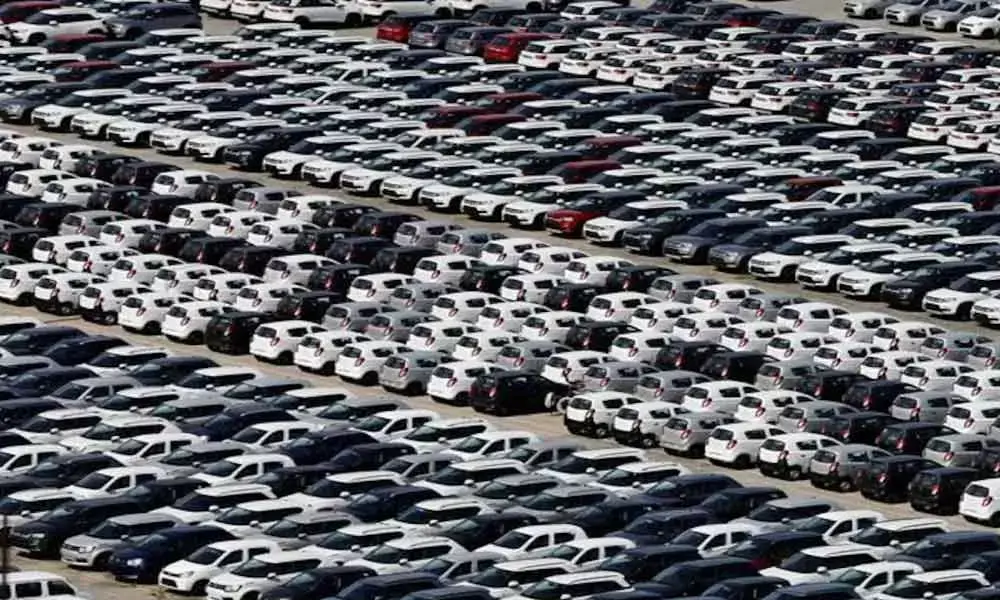 Auto retailers stare at losses this festive season