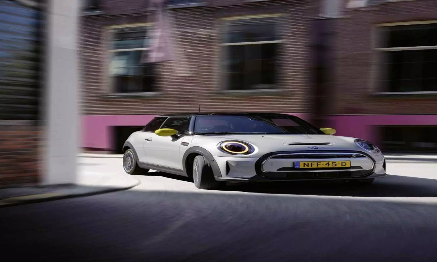 Premium small car brand Mini opens pre-bookings for its Cooper SE