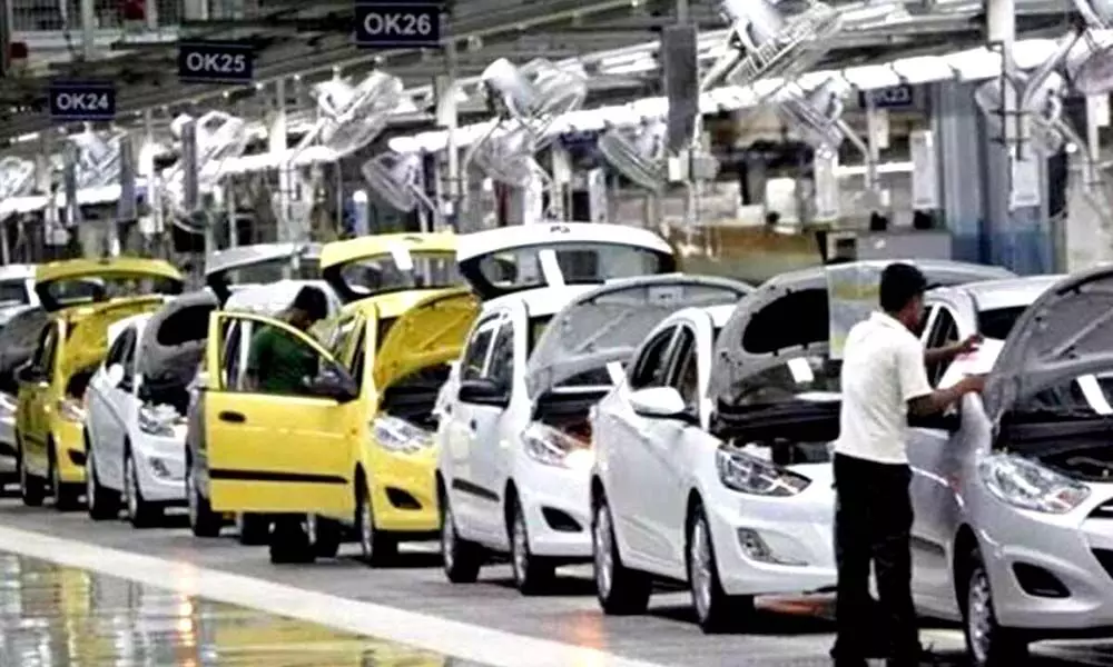 Supply chain woes: Auto sales in slow lane