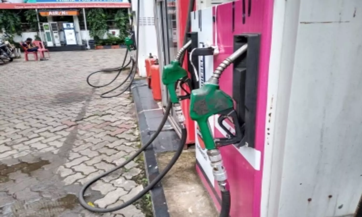 Diesel, petrol prices remain unchanged