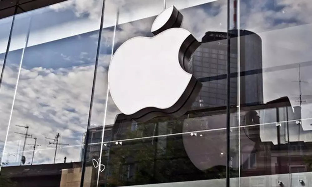 Apple delays office reopening, gives each worker $1,000 bonus