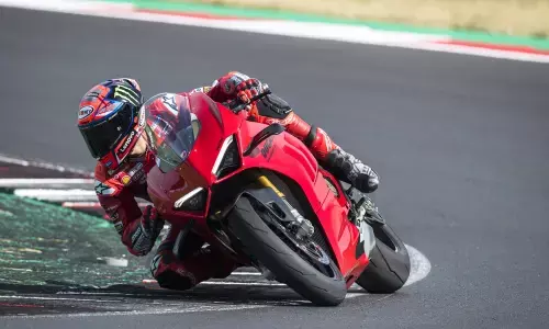 2022 Ducati Panigale V4 unveiled globally with new updates 2022 Ducati Panigale V4 unveiled globally with new updates