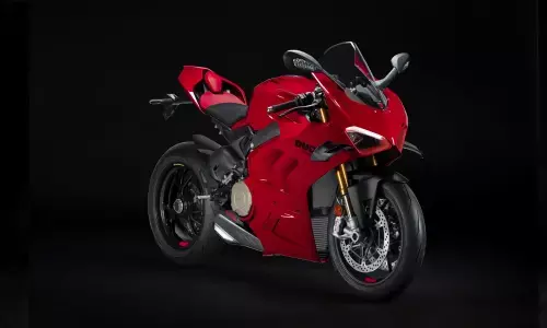 2022 Ducati Panigale V4 unveiled globally with new updates 2022 Ducati Panigale V4 unveiled globally with new updates