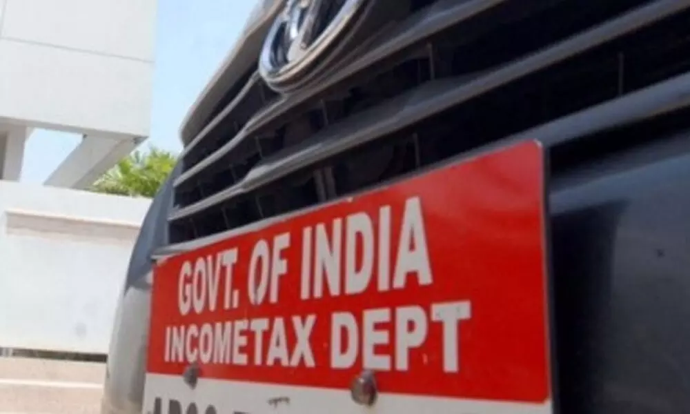 I-T raids hoteliers in Rs 100 cr tax evasion case