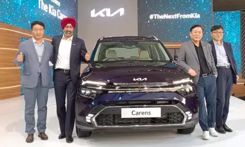Mr.Hardeep S brar, Vice President & Head of Marketing and sales Kia india (Left) and Mr.Tae Jin Park, MD & CEO Kia India (Right) Mr.Hardeep S brar, Vice President & Head of Marketing and sales Kia india (Left) and Mr.Tae Jin Park, MD & CEO Kia India (Right)