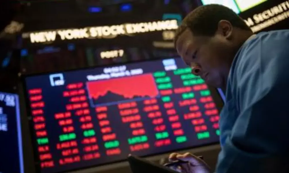 US stocks fall on New Years Eve