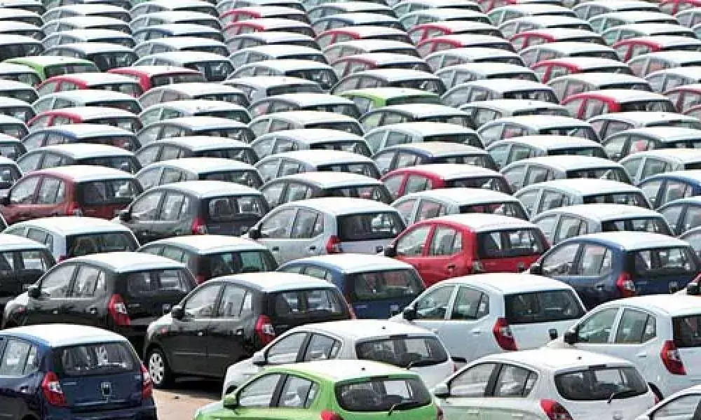 PV retail sales plunge 11% amid semiconductor woes