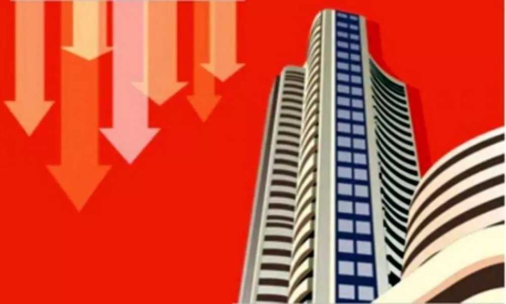 Global inflationary woes subdue indices; realty stocks down