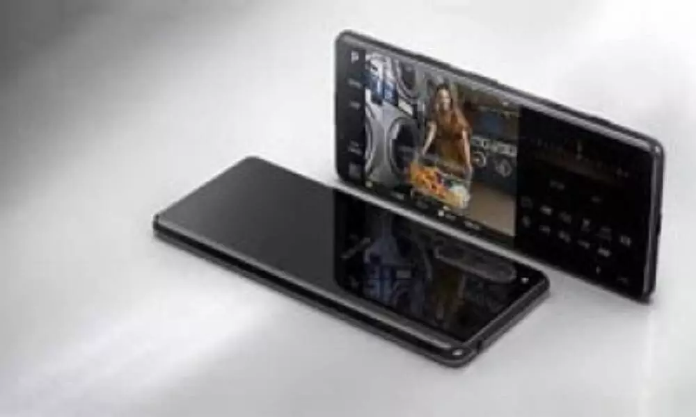 Your Next Phone May Arrive Without a Charging Cable, Experts Warn