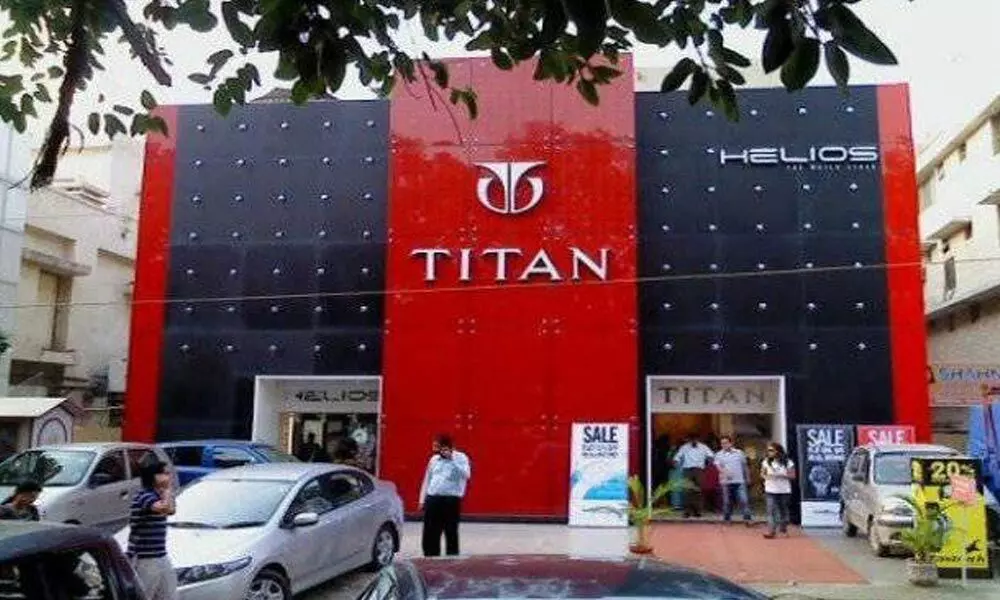 Titan ticks down in Q4 sales
