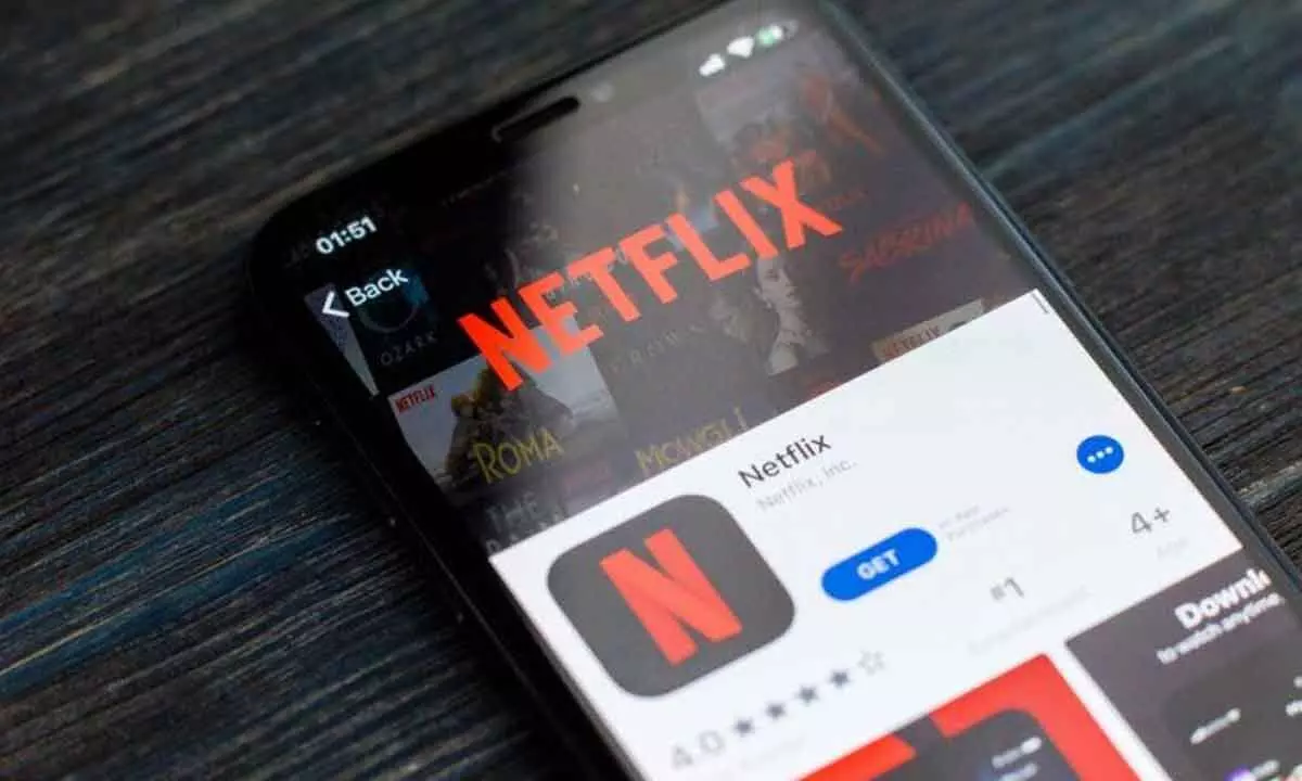 Netflix shares plunge 25% as it loses 200k subscribers