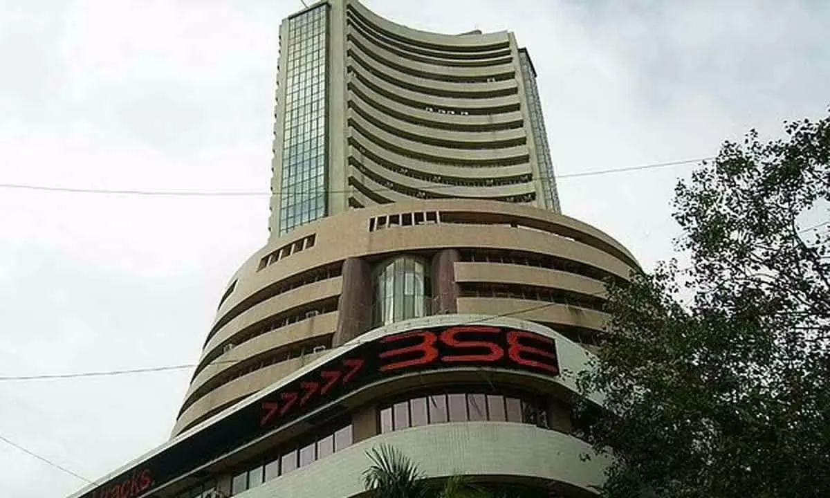 Equity indices snap 4-day losing streak, Sensex up 428 pts
