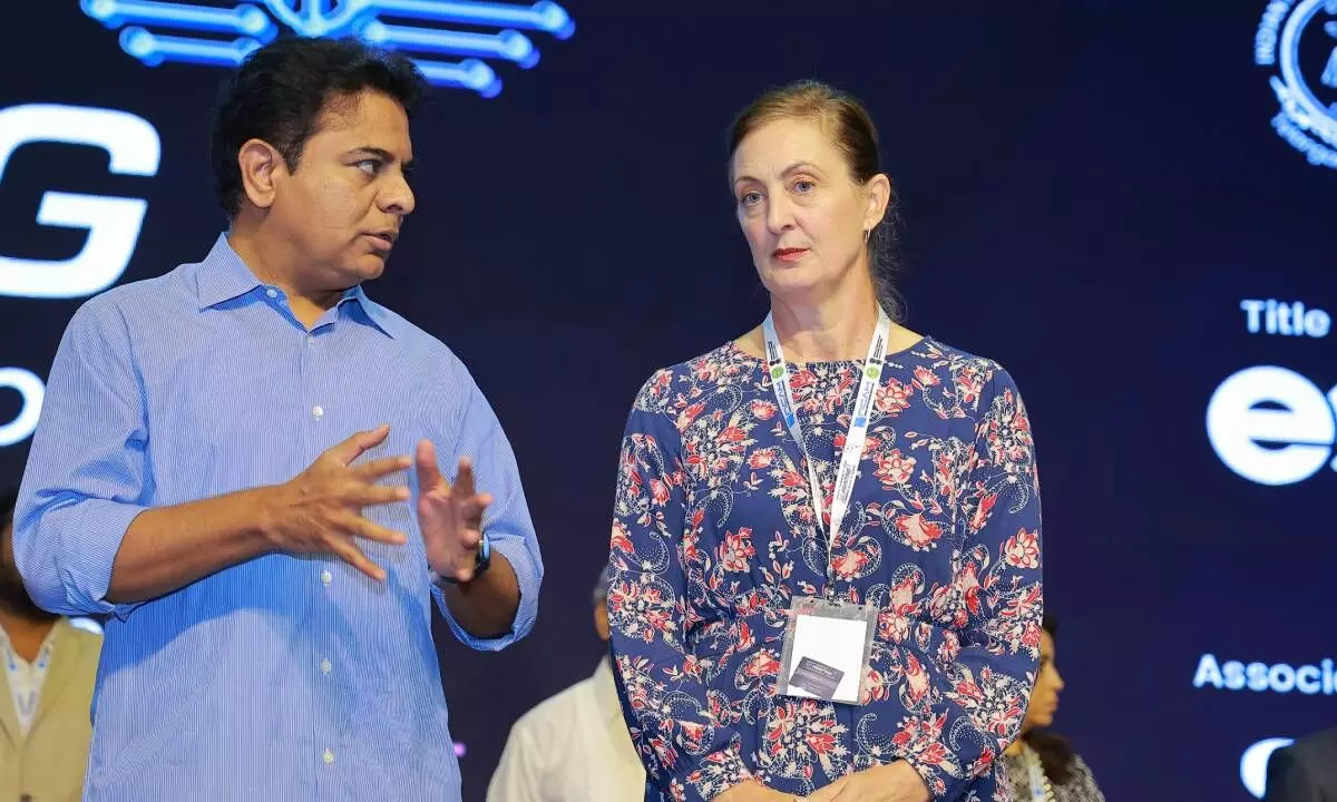 L2R - Hon’ble Minister for ITE&C, Industries and MA&UD, Sri K T Rama Rao and Ms. Michelle Wade, Commissioner – South Asia at Global Victoria, State Government of Victoria, Australia