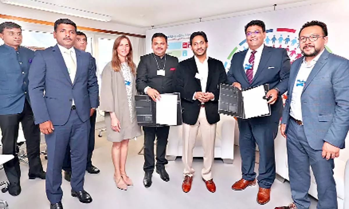 AP Cheif Minister YS Jagan Mohan Reddy with delegates at Davos