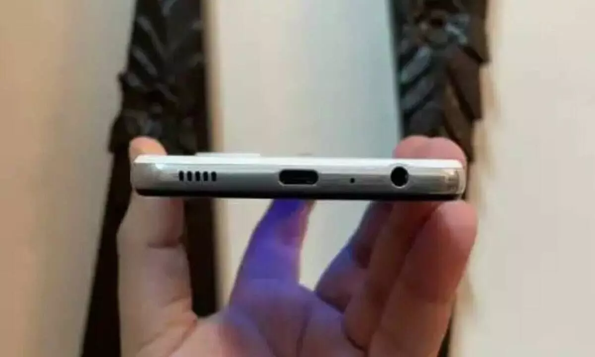Charge iPhone, Watch, AirPods at Once With Click Trio Powerbank Charge iPhone, Watch, AirPods at Once With Click Trio Powerbank