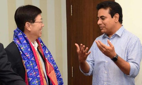 KTR urges Foxconn to set up plant in TS KTR urges Foxconn to set up plant in TS