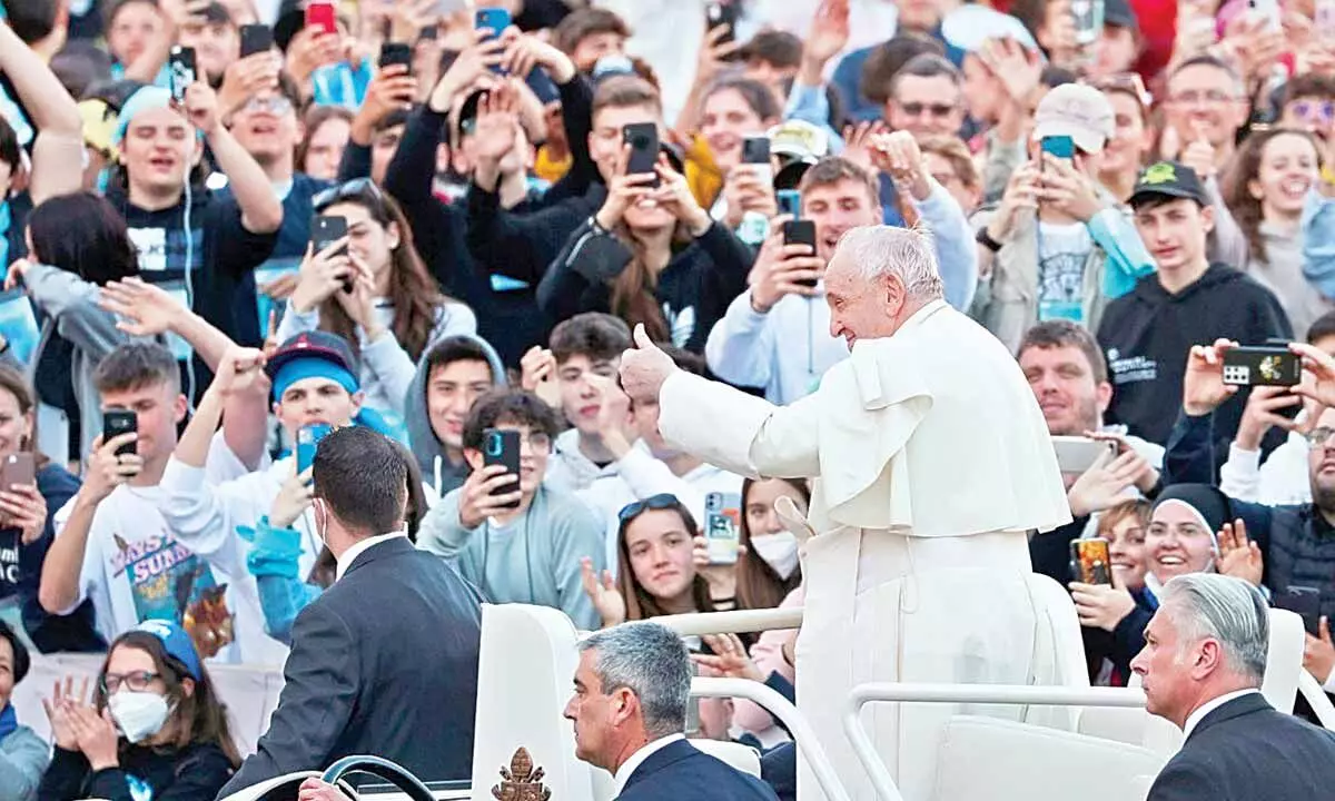 Be messengers of hope: Pope Francis to youth