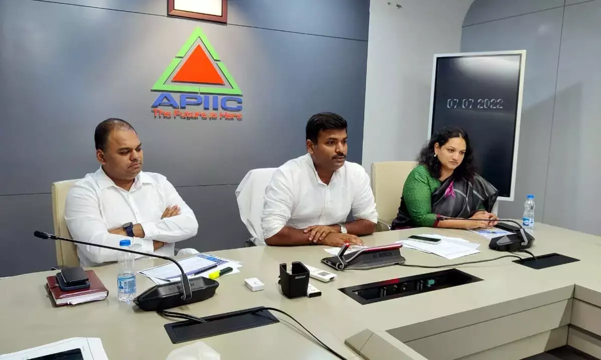 Minister seeks funds to develop external infra